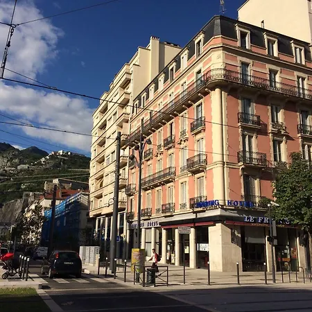 Touring 2* Γκρενόμπλ